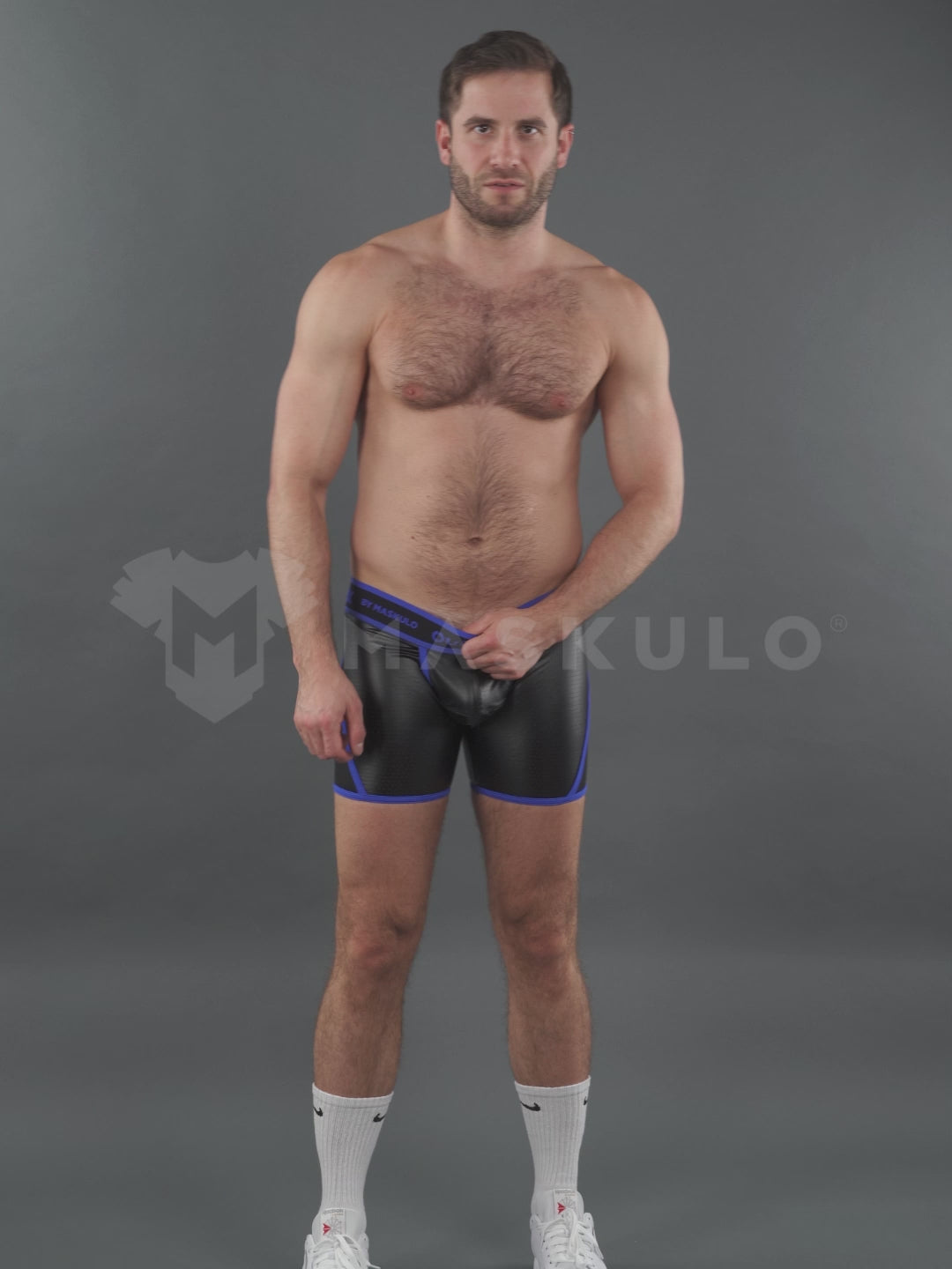 Pantalones cortos traseros envueltos con bragueta a presión. Azul