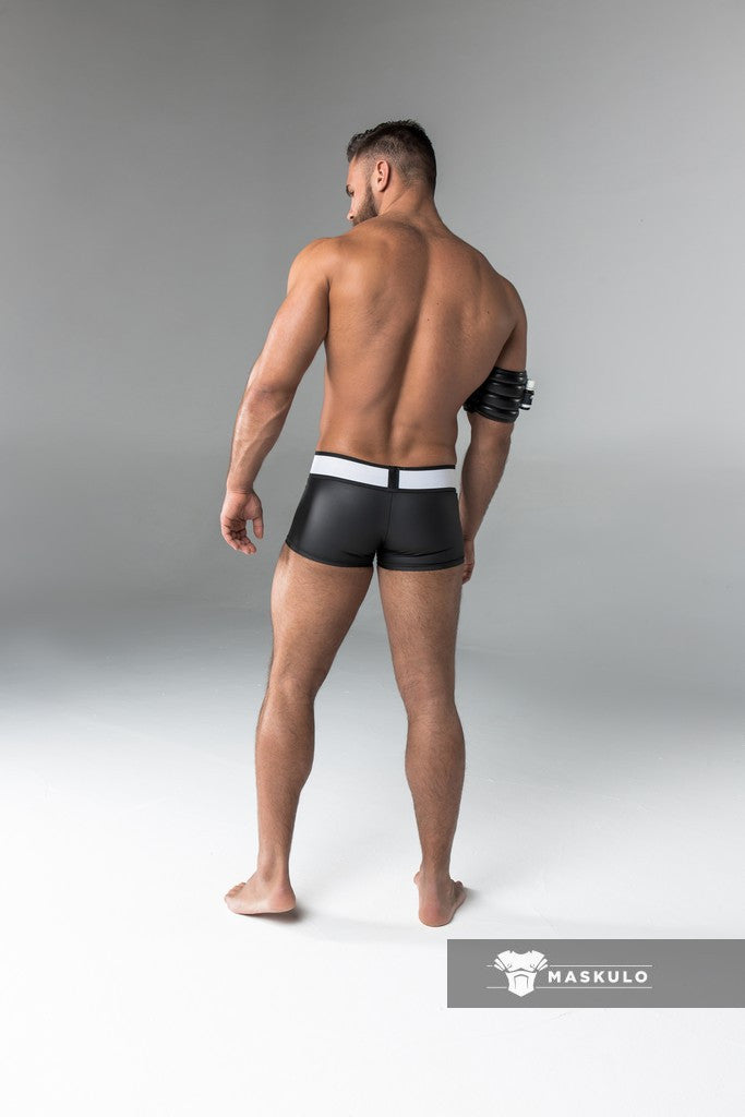 Armored. Trunk Shorts im Gummi-Look. Codpiece - Abnehmbar. Schwarz